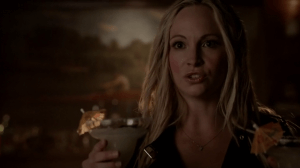 tvd 6x16 Caroline -