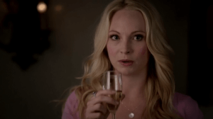 tvd 6x21 Caroline