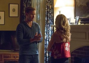 tvd-8x01-alaric-caroline